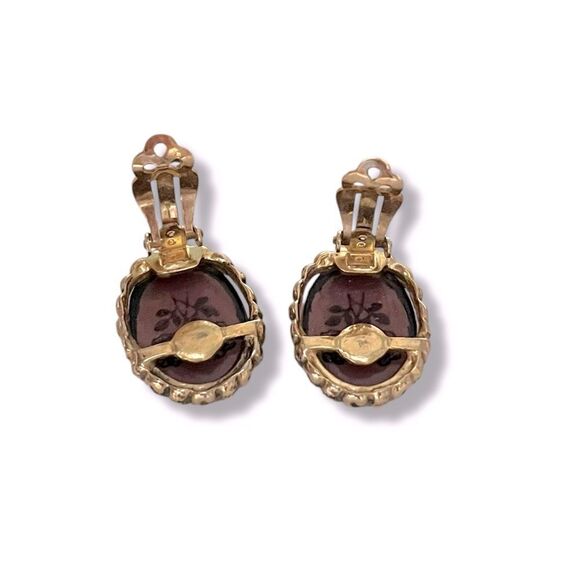Vintage Whiting & Davis Floral Intaglio Clip Earrings - Picture 8 of 8